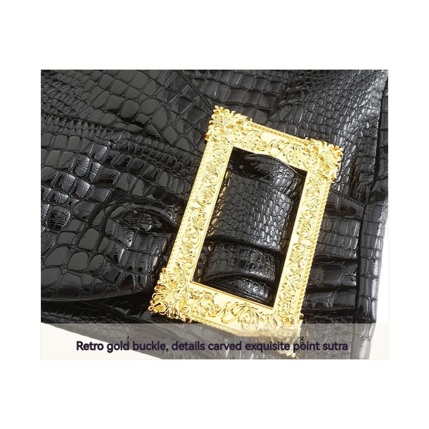 Vintage gold buckle decorative leather skirt